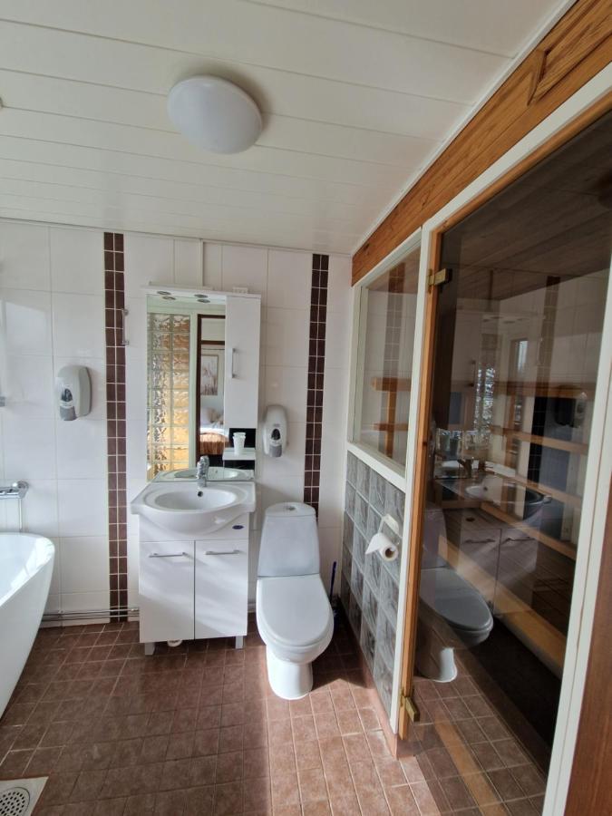 Botnia Hotel & Restaurant Kruunupyy ภายนอก รูปภาพ